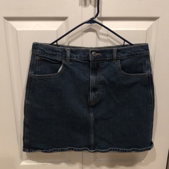 Everlane Skirt - Picture 3 of 8